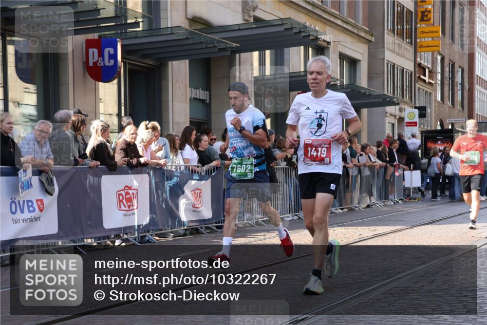 13.09.2026 - 21. swb-Marathon Bremen Strokosch-Dieckow http://msf.ph/oto/10322267 13.09.2026 13:18:32 Ziel 307, 2324, 2948, 3631, 4120, 4413, 4642, 4916, 5277, 5867, 6310, 6787, 7104, 7154, 7163, 7602, 7791, 8743, 9327, 9833, 13184, 465, 1146, 1419, 2055, 3458, 4413, 5307, 5460, 6293, 6294, 6818, 7245, 7491, 7731, 7954, 8404, 8540, 8872, 9019, 9134, 9275, 10065, 13150 meine-sportfotos.de