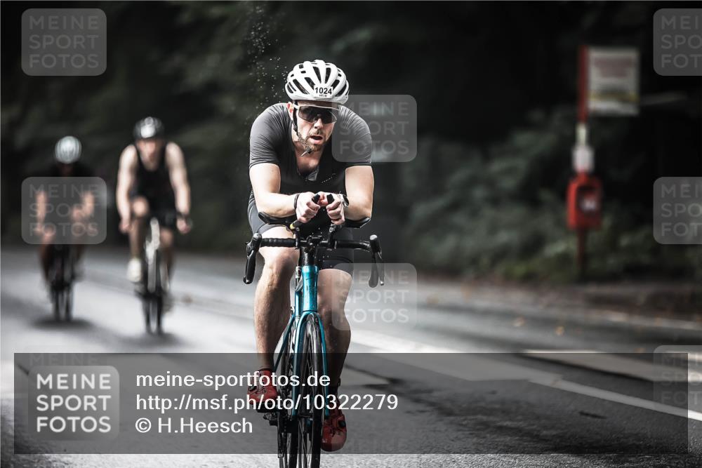 13.09.2026 - Stadtparktriathlon H.Heesch http://msf.ph/oto/10322279 13.09.2026 11:59:09 Radfahren 878, 903, 911, 955, 998, 1007, 1024 meine-sportfotos.de