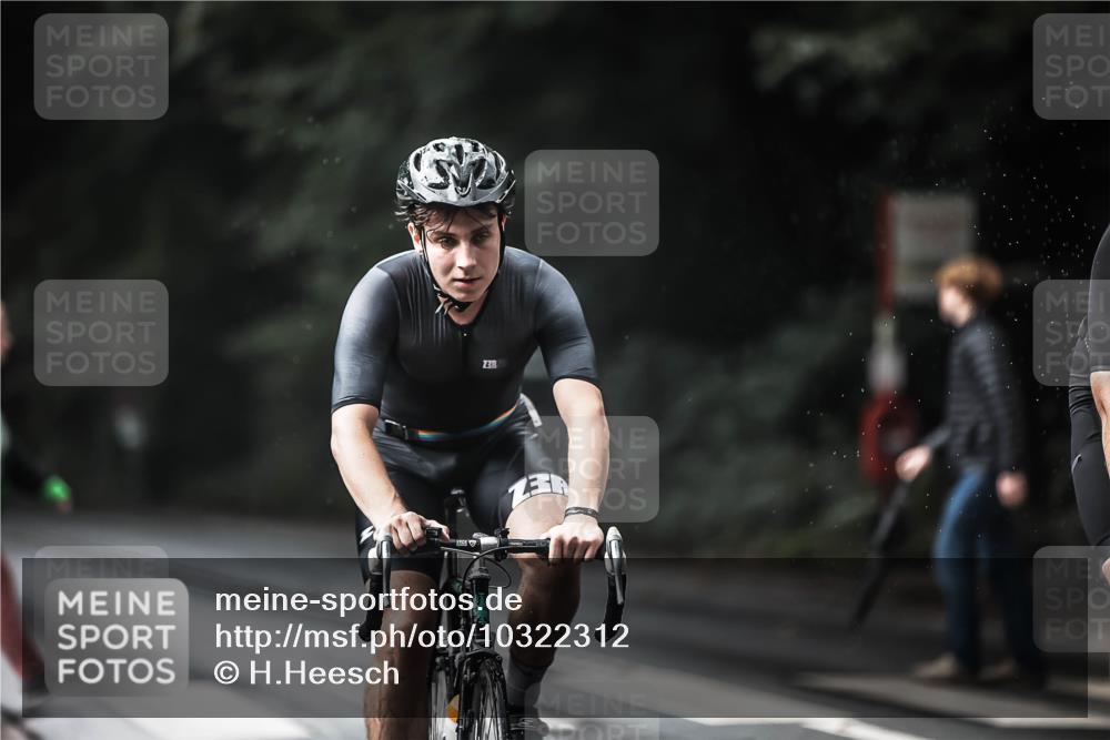 13.09.2026 - Stadtparktriathlon H.Heesch http://msf.ph/oto/10322312 13.09.2026 11:59:11 Radfahren 878, 911, 955, 998, 1024 meine-sportfotos.de