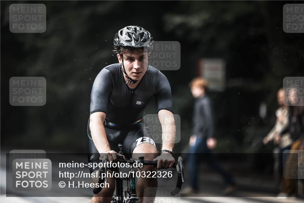 13.09.2026 - Stadtparktriathlon H.Heesch http://msf.ph/oto/10322326 13.09.2026 11:59:11 Radfahren 878, 911, 955, 998, 1024 meine-sportfotos.de