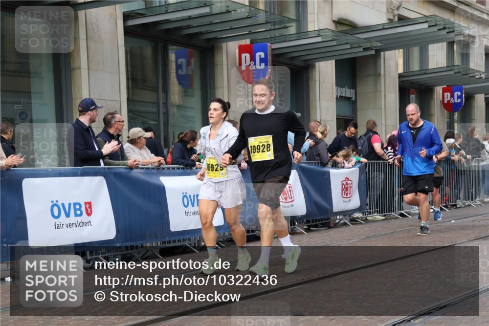 13.09.2026 - 21. swb-Marathon Bremen Strokosch-Dieckow http://msf.ph/oto/10322436 13.09.2026 10:59:34 Ziel 10175, 10236, 10355, 10669, 10691, 10867, 10928, 10929, 11054, 11056, 11071, 11089, 11158, 11159, 11160, 11194, 11250, 11259, 11419, 11427, 11445, 11453, 11501, 11528, 11637, 11803, 11879, 11904, 12123, 12138, 12238, 12239, 12242, 12243, 12274, 12388, 12480, 10147, 10377, 10492, 10745, 10922, 11086, 11125, 11151, 11207, 11301, 11302, 11500, 11519, 11594, 11873, 12267, 12295, 12481, 12537, 12541 meine-sportfotos.de
