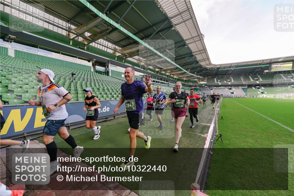 13.09.2026 - 21. swb-Marathon Bremen Michael Burmester http://msf.ph/oto/10322440 13.09.2026 13:23:40 Laufen im Stadion 137, 160, 182, 211, 324, 434, 533, 548, 571, 609, 708, 721, 739, 743, 752, 892, 1157, 1178, 1259, 1273, 1331, 1463, 1471, 1597, 1598, 1657, 1691, 1746, 1788, 1883, 1944, 2095, 2213, 2252, 2286, 2312, 2323, 2433, 2445, 2465, 2475, 2483, 2495, 2503, 2504, 2526, 2571, 2685, 2711, 2768, 2776, 2936, 2968, 3252, 3282, 3288, 3289, 3292, 3312, 3347, 3351, 3364, 3381, 3395, 3423, 3447, 3505, 3530, 3559, 3727, 3770, 3784, 3819, 4020, 4054, 4231, 4406, 4407, 4431, 4466, 4467, 4584 meine-sportfotos.de