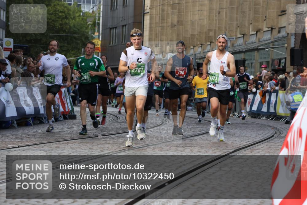13.09.2026 - 21. swb-Marathon Bremen Strokosch-Dieckow http://msf.ph/oto/10322450 13.09.2026 13:24:48 Ziel 789, 790, 1250, 1582, 2295, 3375, 3524, 3994, 4000, 4559, 5572, 5668, 5669, 5929, 5953, 6080, 7156, 7568, 8310, 8415, 8636, 8784, 8881, 9264, 9573, 9676, 10069, 10071, 10097, 972, 1264, 2761, 3015, 4113, 4507, 4973, 6079, 6360, 6544, 6943, 7409, 7854, 8853, 9152 meine-sportfotos.de