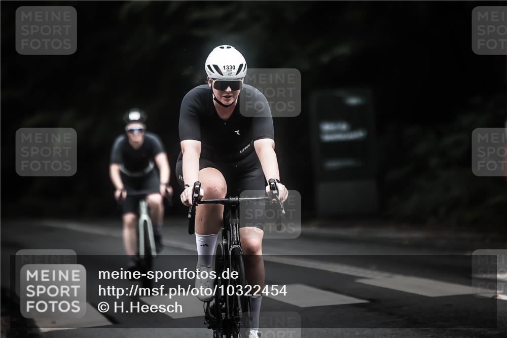 13.09.2026 - Stadtparktriathlon H.Heesch http://msf.ph/oto/10322454 13.09.2026 13:08:21 Radfahren 1228, 1285, 1330, 1412 meine-sportfotos.de