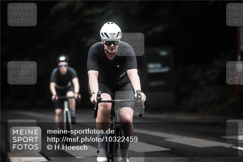 13.09.2026 - Stadtparktriathlon H.Heesch http://msf.ph/oto/10322459 13.09.2026 13:08:22 Radfahren 1228, 1285, 1330, 1412 meine-sportfotos.de