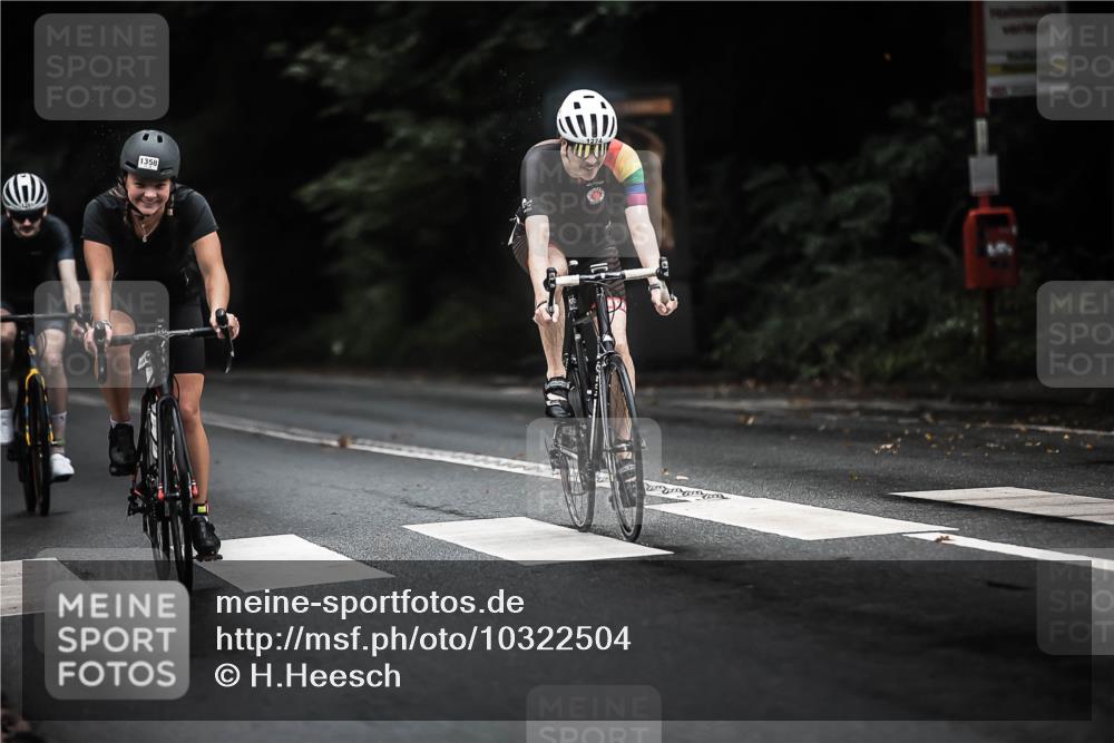 13.09.2026 - Stadtparktriathlon H.Heesch http://msf.ph/oto/10322504 13.09.2026 13:08:30 Radfahren 1274, 1351, 1358, 1376 meine-sportfotos.de