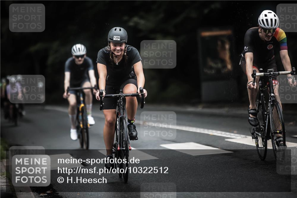 13.09.2026 - Stadtparktriathlon H.Heesch http://msf.ph/oto/10322512 13.09.2026 13:08:31 Radfahren 1237, 1274, 1351, 1358, 1376 meine-sportfotos.de