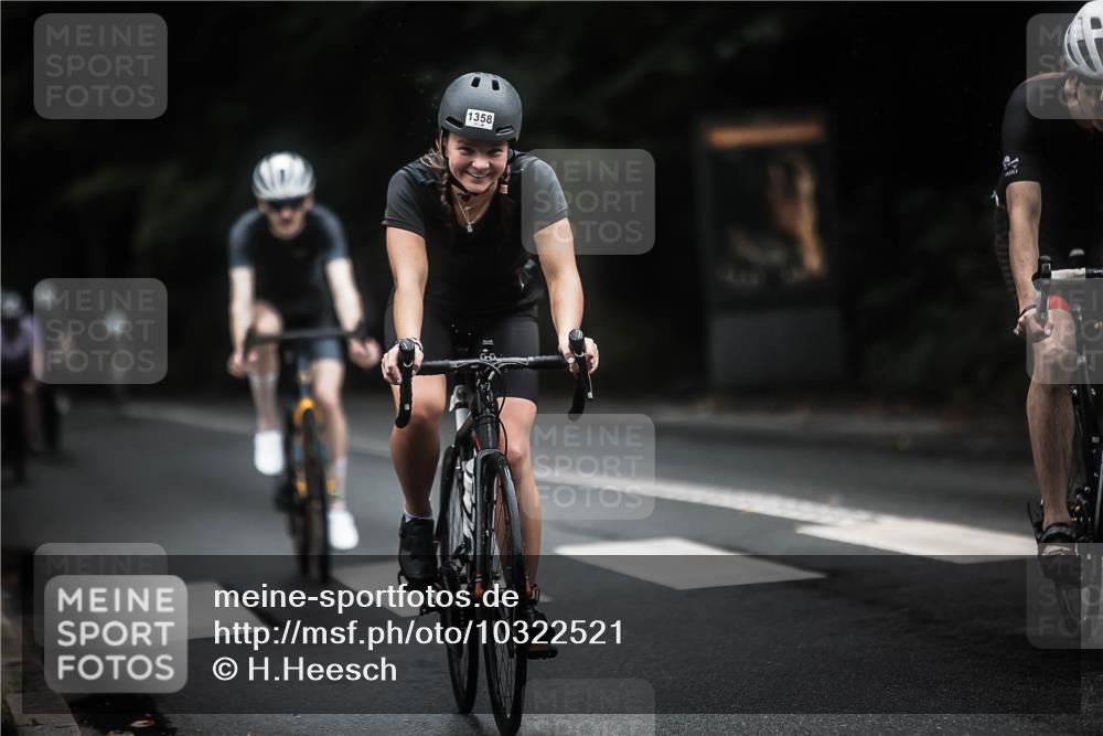 13.09.2026 - Stadtparktriathlon H.Heesch http://msf.ph/oto/10322521 13.09.2026 13:08:31 Radfahren 1237, 1274, 1351, 1358, 1376 meine-sportfotos.de