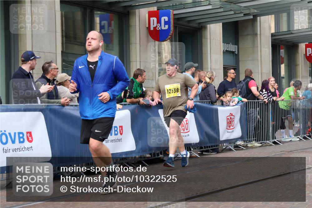 13.09.2026 - 21. swb-Marathon Bremen Strokosch-Dieckow http://msf.ph/oto/10322525 13.09.2026 10:59:36 Ziel 10175, 10236, 10355, 10669, 10691, 10758, 10867, 10928, 10929, 11054, 11056, 11071, 11089, 11158, 11159, 11160, 11194, 11250, 11259, 11419, 11427, 11445, 11453, 11501, 11524, 11525, 11528, 11637, 11803, 11879, 11904, 12123, 12138, 12238, 12239, 12242, 12243, 12274, 12388, 12480, 10147, 10377, 10492, 10745, 10922, 11151, 11207, 11500, 11519, 11594, 11873, 12267, 12295, 12481, 12537, 12541 meine-sportfotos.de