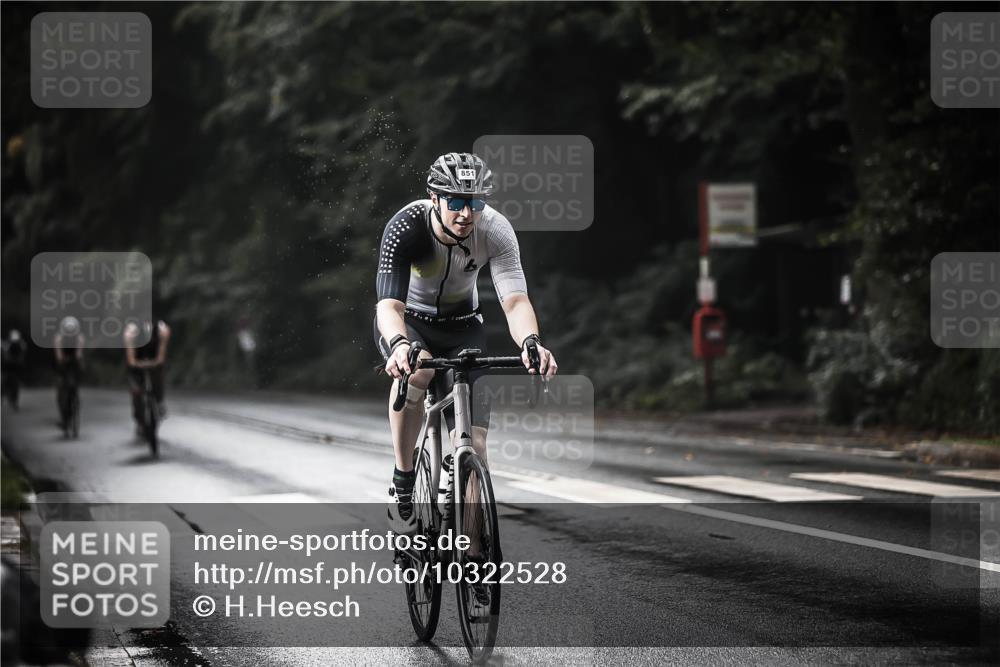 13.09.2026 - Stadtparktriathlon H.Heesch http://msf.ph/oto/10322528 13.09.2026 11:59:38 Radfahren 832, 851, 902, 957, 971, 1045, 1057, 1066 meine-sportfotos.de