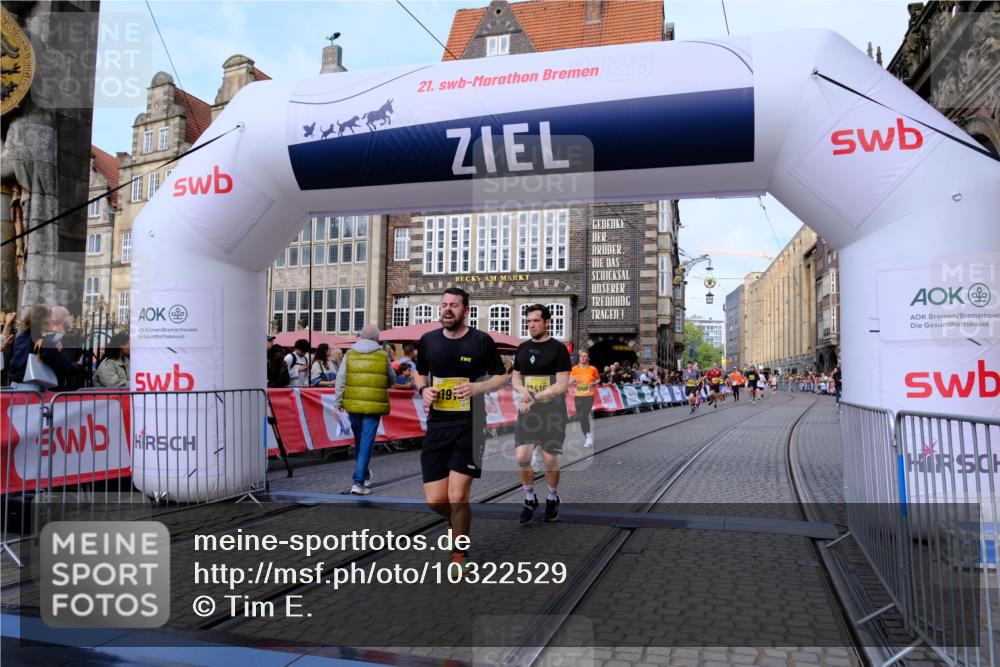 13.09.2026 - 21. swb-Marathon Bremen Tim E. http://msf.ph/oto/10322529 13.09.2026 10:59:23 Ziel 10383, 10415, 10427, 10477, 10668, 10787, 10843, 11034, 11086, 11125, 11267, 11278, 11301, 11302, 11602, 11913, 12015, 12118, 12127, 12130, 12131, 12200, 12271, 12297 meine-sportfotos.de