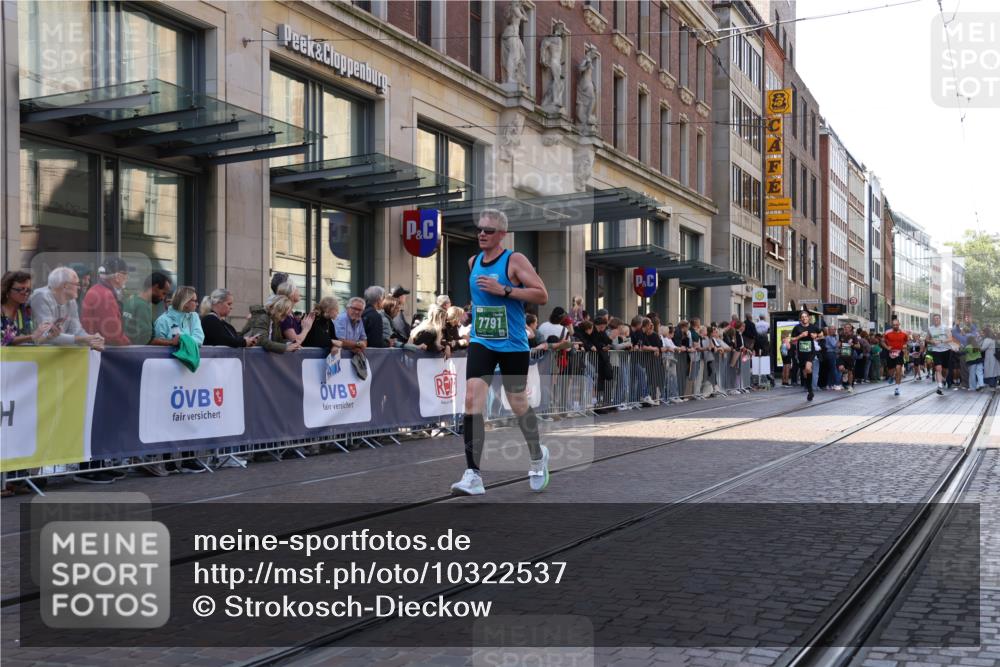 13.09.2026 - 21. swb-Marathon Bremen Strokosch-Dieckow http://msf.ph/oto/10322537 13.09.2026 13:18:39 Ziel 307, 2007, 4857, 4916, 5277, 6137, 6310, 7104, 7154, 7163, 7602, 7647, 7686, 7791, 9512, 13184, 465, 1146, 1419, 2055, 2324, 2948, 3631, 4120, 4413, 4642, 5307, 5460, 5867, 6293, 6294, 6787, 6818, 7245, 7491, 7731, 8404, 8540, 8743, 8872, 9019, 9275, 9327, 9833, 13150 meine-sportfotos.de