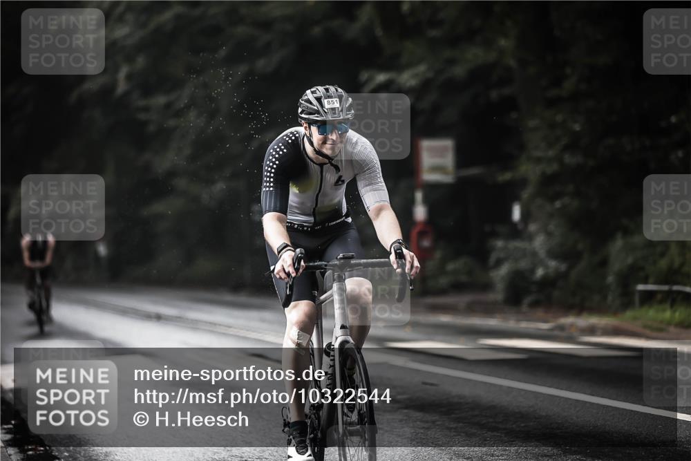 13.09.2026 - Stadtparktriathlon H.Heesch http://msf.ph/oto/10322544 13.09.2026 11:59:38 Radfahren 832, 851, 902, 957, 971, 1045, 1057, 1066 meine-sportfotos.de
