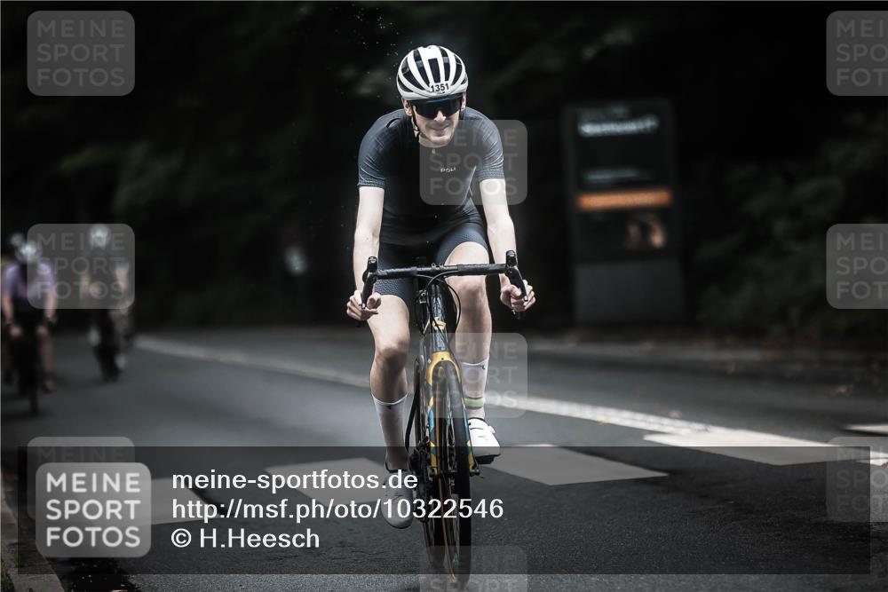 13.09.2026 - Stadtparktriathlon H.Heesch http://msf.ph/oto/10322546 13.09.2026 13:08:32 Radfahren 1212, 1237, 1274, 1294, 1351, 1358, 1376 meine-sportfotos.de