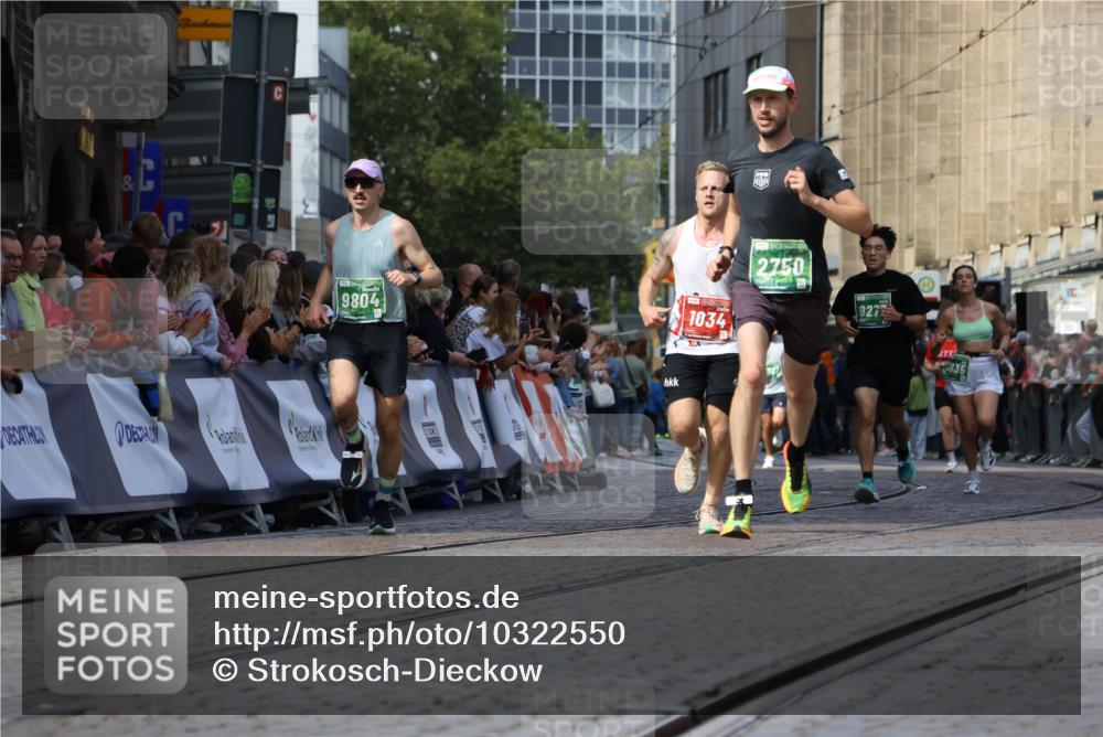 13.09.2026 - 21. swb-Marathon Bremen Strokosch-Dieckow http://msf.ph/oto/10322550 13.09.2026 13:09:44 Ziel 1034, 1241, 3197, 4895, 5111, 6652, 8759, 9789, 9866, 9904, 567, 1723, 1975, 2750, 8835, 9277, 9804 meine-sportfotos.de