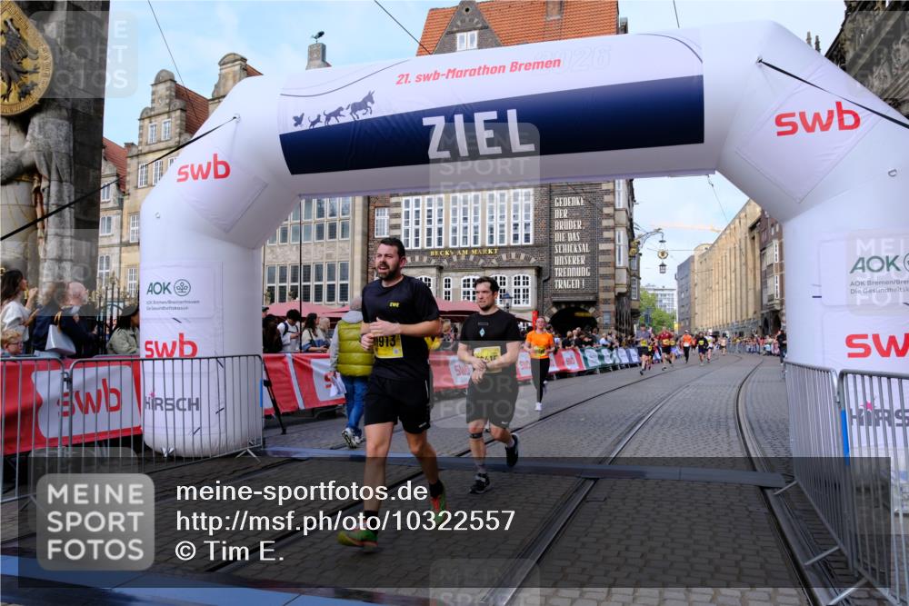 13.09.2026 - 21. swb-Marathon Bremen Tim E. http://msf.ph/oto/10322557 13.09.2026 10:59:23 Ziel 10383, 10415, 10427, 10477, 10668, 10787, 10843, 11034, 11086, 11125, 11267, 11278, 11301, 11302, 11602, 11913, 12015, 12118, 12127, 12130, 12131, 12200, 12271, 12297 meine-sportfotos.de