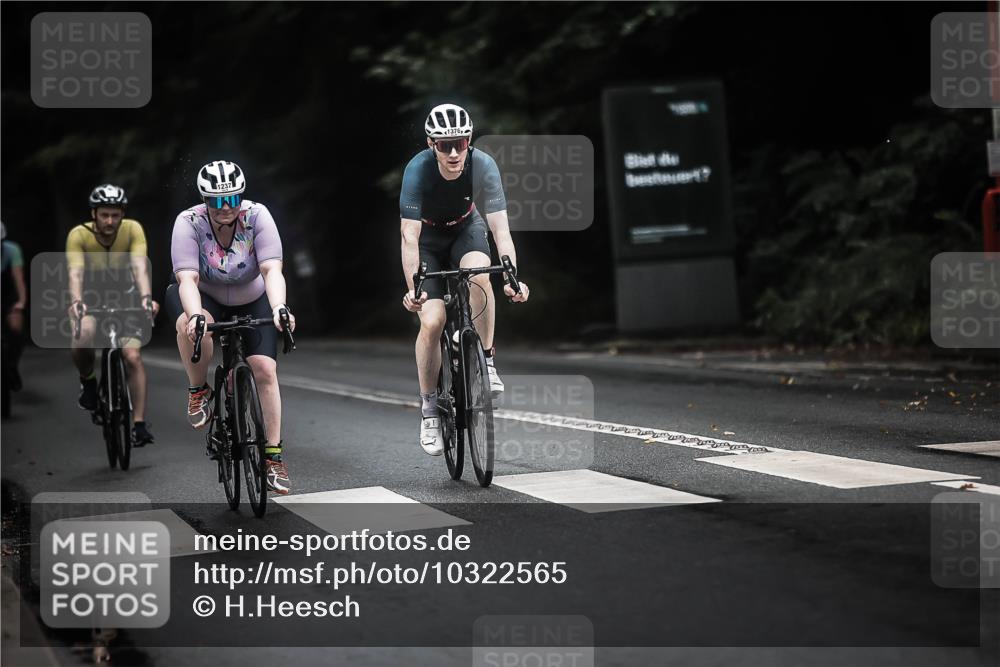 13.09.2026 - Stadtparktriathlon H.Heesch http://msf.ph/oto/10322565 13.09.2026 13:08:35 Radfahren 1212, 1214, 1237, 1239, 1274, 1294, 1351, 1358, 1376 meine-sportfotos.de