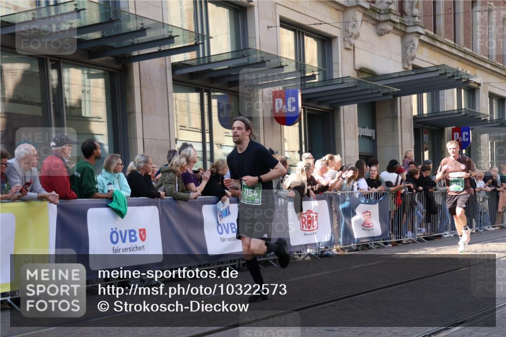 13.09.2026 - 21. swb-Marathon Bremen Strokosch-Dieckow http://msf.ph/oto/10322573 13.09.2026 13:18:44 Ziel 189, 307, 666, 2007, 2390, 4819, 4857, 4916, 5172, 5277, 6137, 6310, 7154, 7602, 7647, 7686, 7791, 9512, 13184, 465, 2055, 2324, 2948, 3631, 4120, 4413, 4642, 5307, 5867, 6293, 6294, 6787, 6818, 7104, 7163, 7245, 7731, 8404, 8540, 8743, 8872, 9019, 9275, 9327, 9833 meine-sportfotos.de
