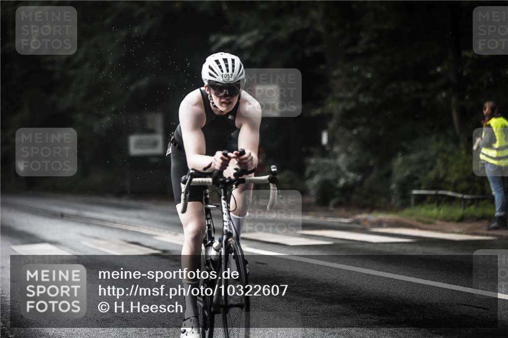 13.09.2026 - Stadtparktriathlon H.Heesch http://msf.ph/oto/10322607 13.09.2026 11:59:43 Radfahren 805, 832, 851, 1045, 1055, 1057 meine-sportfotos.de
