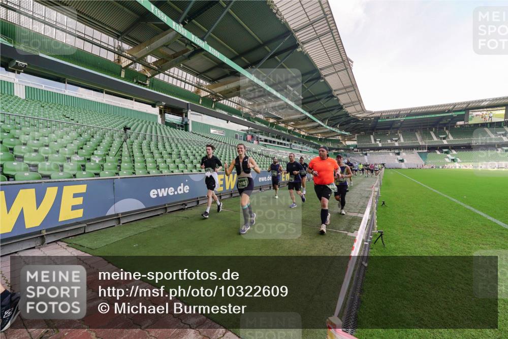 13.09.2026 - 21. swb-Marathon Bremen Michael Burmester http://msf.ph/oto/10322609 13.09.2026 13:23:55 Laufen im Stadion 137, 160, 182, 211, 324, 434, 533, 548, 571, 609, 708, 721, 723, 739, 743, 752, 892, 1157, 1178, 1259, 1273, 1331, 1463, 1471, 1597, 1598, 1691, 1746, 1788, 1944, 2095, 2211, 2213, 2252, 2286, 2312, 2323, 2433, 2445, 2465, 2475, 2483, 2495, 2497, 2503, 2504, 2526, 2571, 2644, 2768, 2776, 2936, 2968, 3252, 3282, 3288, 3289, 3292, 3298, 3306, 3312, 3347, 3364, 3381, 3395, 3423, 3447, 3505, 3530, 3559, 3727, 3770, 3819, 4020, 4054, 4231, 4406, 4407, 4431, 4466, 4467, 4584 meine-sportfotos.de