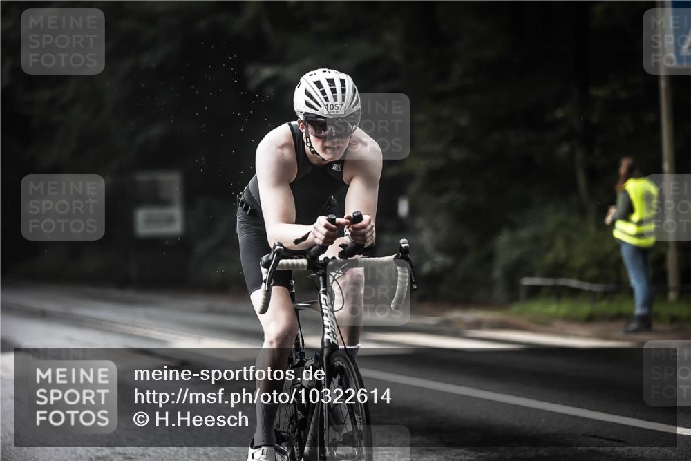 13.09.2026 - Stadtparktriathlon H.Heesch http://msf.ph/oto/10322614 13.09.2026 11:59:43 Radfahren 805, 832, 851, 1045, 1055, 1057 meine-sportfotos.de