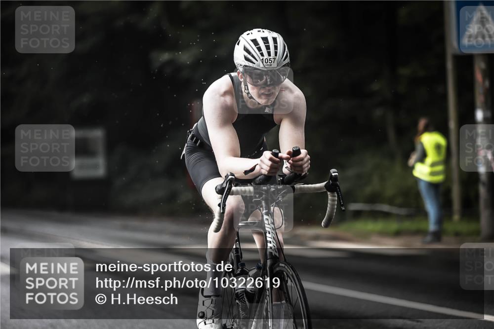 13.09.2026 - Stadtparktriathlon H.Heesch http://msf.ph/oto/10322619 13.09.2026 11:59:43 Radfahren 805, 832, 851, 1045, 1055, 1057 meine-sportfotos.de
