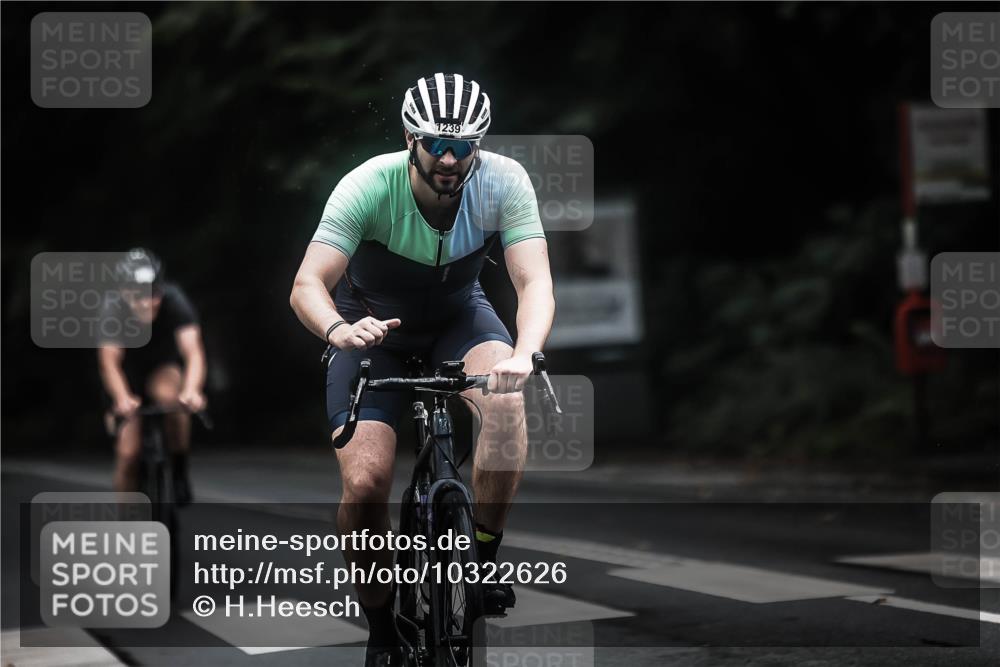 13.09.2026 - Stadtparktriathlon H.Heesch http://msf.ph/oto/10322626 13.09.2026 13:08:39 Radfahren 1212, 1214, 1237, 1239, 1294, 1376 meine-sportfotos.de