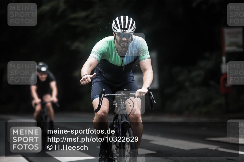 13.09.2026 - Stadtparktriathlon H.Heesch http://msf.ph/oto/10322629 13.09.2026 13:08:40 Radfahren 1212, 1214, 1237, 1239, 1294, 1376 meine-sportfotos.de