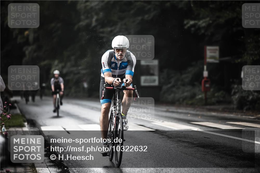 13.09.2026 - Stadtparktriathlon H.Heesch http://msf.ph/oto/10322632 13.09.2026 11:59:46 Radfahren 805, 832, 986, 1026, 1045, 1055, 1057 meine-sportfotos.de