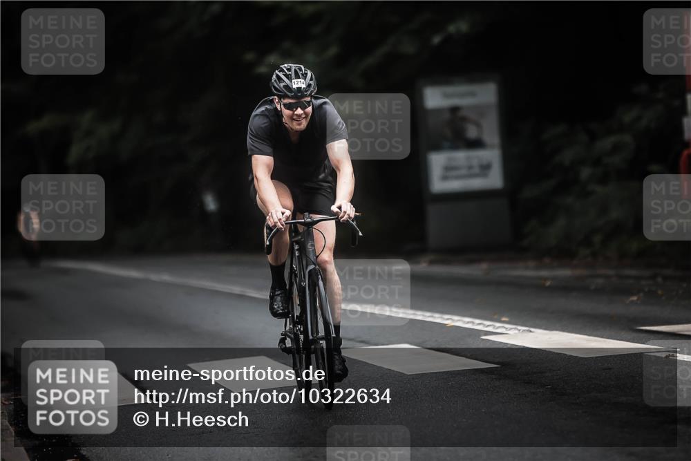 13.09.2026 - Stadtparktriathlon H.Heesch http://msf.ph/oto/10322634 13.09.2026 13:08:40 Radfahren 1212, 1214, 1237, 1239, 1294, 1376 meine-sportfotos.de