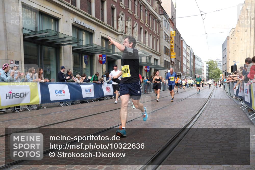 13.09.2026 - 21. swb-Marathon Bremen Strokosch-Dieckow http://msf.ph/oto/10322636 13.09.2026 10:59:39 Ziel 10175, 10236, 10355, 10669, 10691, 10758, 10867, 11054, 11056, 11071, 11089, 11158, 11159, 11160, 11194, 11250, 11259, 11427, 11445, 11453, 11524, 11525, 11528, 11587, 11588, 11589, 11637, 11803, 11879, 11904, 11907, 12123, 12138, 12238, 12239, 12242, 12243, 12274, 12388, 12480, 10147, 10355, 10377, 10669, 10745, 10922, 10928, 10929, 11151, 11194, 11207, 11419, 11501, 11519, 11594, 11873, 12138, 12267, 12295, 12481, 12537 meine-sportfotos.de