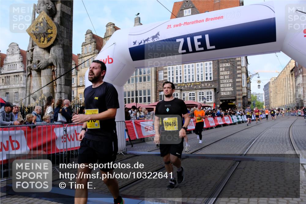 13.09.2026 - 21. swb-Marathon Bremen Tim E. http://msf.ph/oto/10322641 13.09.2026 10:59:24 Ziel 10383, 10415, 10427, 10477, 10668, 10787, 10843, 11034, 11086, 11125, 11267, 11278, 11301, 11302, 11602, 11913, 12015, 12118, 12127, 12131, 12200, 12271, 12297, 12541 meine-sportfotos.de