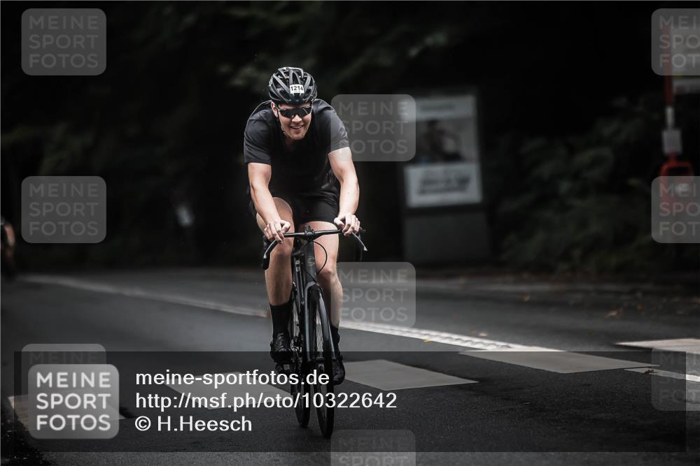 13.09.2026 - Stadtparktriathlon H.Heesch http://msf.ph/oto/10322642 13.09.2026 13:08:41 Radfahren 1212, 1214, 1237, 1239, 1294, 1376 meine-sportfotos.de