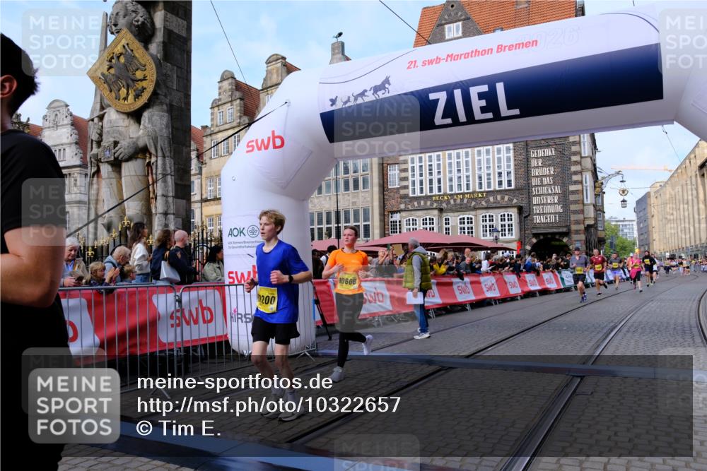 13.09.2026 - 21. swb-Marathon Bremen Tim E. http://msf.ph/oto/10322657 13.09.2026 10:59:26 Ziel 10383, 10415, 10427, 10477, 10492, 10668, 10843, 11034, 11086, 11125, 11301, 11302, 11500, 11602, 11913, 12015, 12118, 12127, 12131, 12200, 12271, 12297, 12541 meine-sportfotos.de
