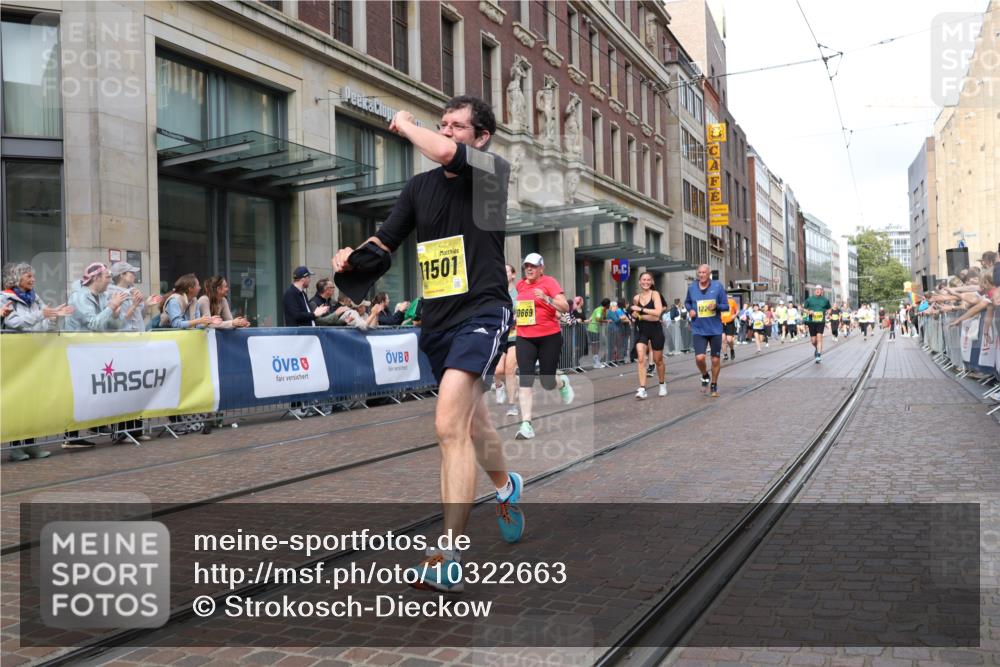 13.09.2026 - 21. swb-Marathon Bremen Strokosch-Dieckow http://msf.ph/oto/10322663 13.09.2026 10:59:39 Ziel 10175, 10236, 10355, 10669, 10691, 10758, 10867, 11054, 11056, 11071, 11089, 11158, 11159, 11160, 11194, 11250, 11259, 11427, 11445, 11453, 11524, 11525, 11528, 11587, 11588, 11589, 11637, 11803, 11879, 11904, 11907, 12123, 12138, 12238, 12239, 12242, 12243, 12274, 12388, 12480, 10147, 10355, 10377, 10669, 10745, 10922, 10928, 10929, 11151, 11194, 11207, 11419, 11501, 11519, 11594, 11873, 12138, 12267, 12295, 12481, 12537 meine-sportfotos.de
