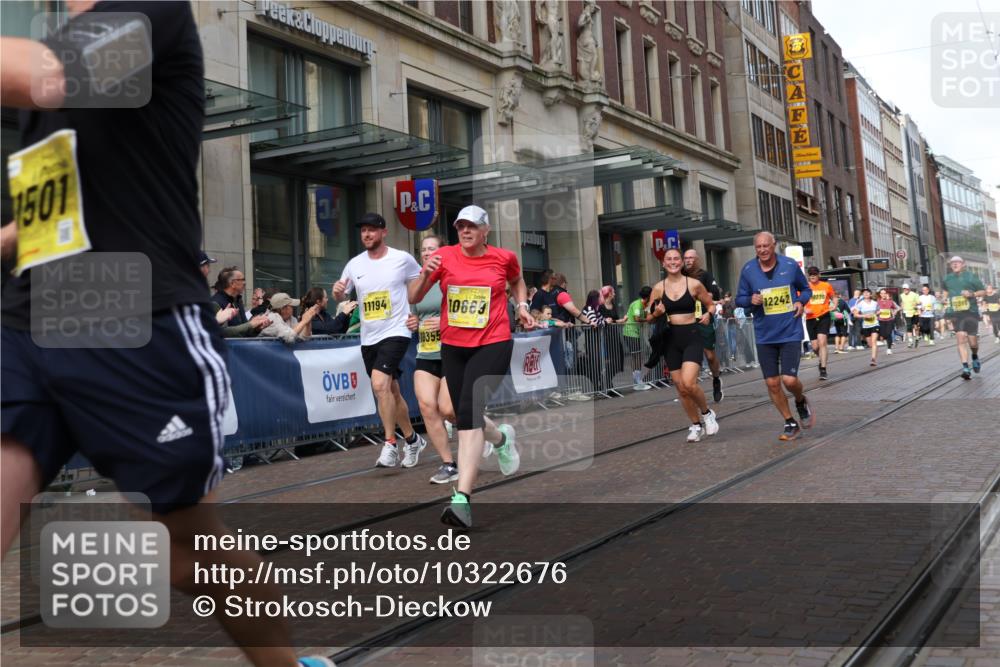 13.09.2026 - 21. swb-Marathon Bremen Strokosch-Dieckow http://msf.ph/oto/10322676 13.09.2026 10:59:40 Ziel 10175, 10236, 10691, 10758, 10867, 11054, 11056, 11071, 11089, 11158, 11159, 11160, 11250, 11259, 11427, 11445, 11453, 11524, 11525, 11528, 11587, 11588, 11589, 11637, 11803, 11879, 11904, 11907, 12123, 12238, 12239, 12242, 12243, 12274, 12388, 12480, 10147, 10355, 10377, 10669, 10745, 10922, 10928, 10929, 11151, 11194, 11207, 11419, 11501, 11519, 11594, 11873, 12138, 12267, 12295, 12481 meine-sportfotos.de
