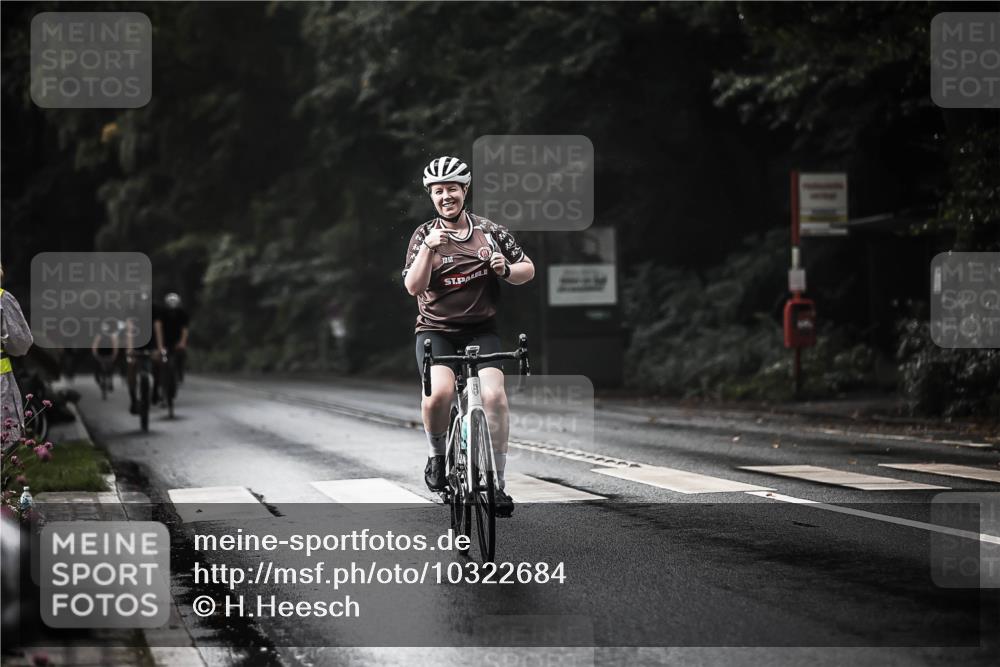 13.09.2026 - Stadtparktriathlon H.Heesch http://msf.ph/oto/10322684 13.09.2026 11:59:49 Radfahren 805, 895, 986, 1026, 1055 meine-sportfotos.de