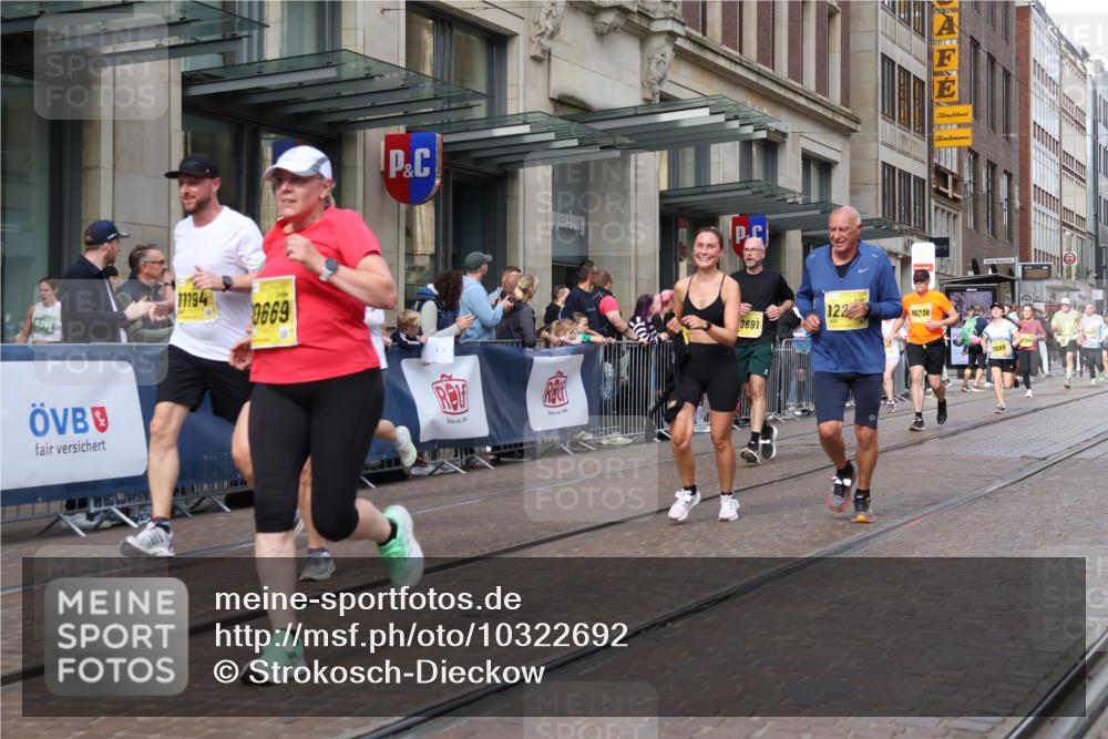 13.09.2026 - 21. swb-Marathon Bremen Strokosch-Dieckow http://msf.ph/oto/10322692 13.09.2026 10:59:40 Ziel 10175, 10236, 10691, 10758, 10867, 11054, 11056, 11071, 11089, 11158, 11159, 11160, 11250, 11259, 11427, 11445, 11453, 11524, 11525, 11528, 11587, 11588, 11589, 11637, 11803, 11879, 11904, 11907, 12123, 12238, 12239, 12242, 12243, 12274, 12388, 12480, 10147, 10355, 10377, 10669, 10745, 10922, 10928, 10929, 11151, 11194, 11207, 11419, 11501, 11519, 11594, 11873, 12138, 12267, 12295, 12481 meine-sportfotos.de