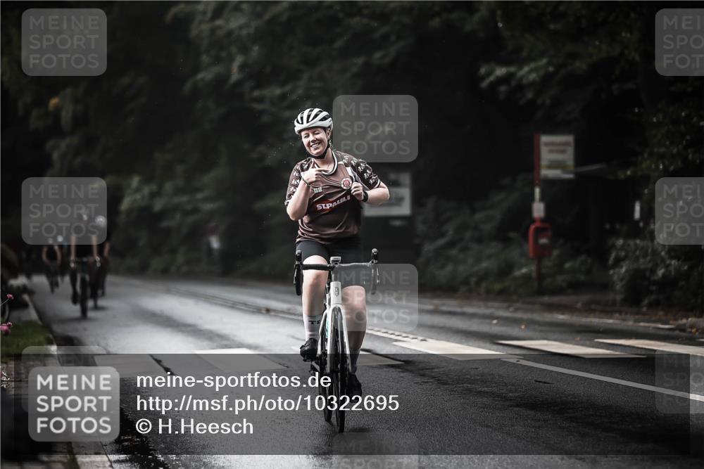 13.09.2026 - Stadtparktriathlon H.Heesch http://msf.ph/oto/10322695 13.09.2026 11:59:49 Radfahren 805, 895, 986, 1026, 1055 meine-sportfotos.de