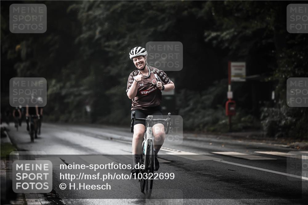 13.09.2026 - Stadtparktriathlon H.Heesch http://msf.ph/oto/10322699 13.09.2026 11:59:49 Radfahren 805, 895, 986, 1026, 1055 meine-sportfotos.de