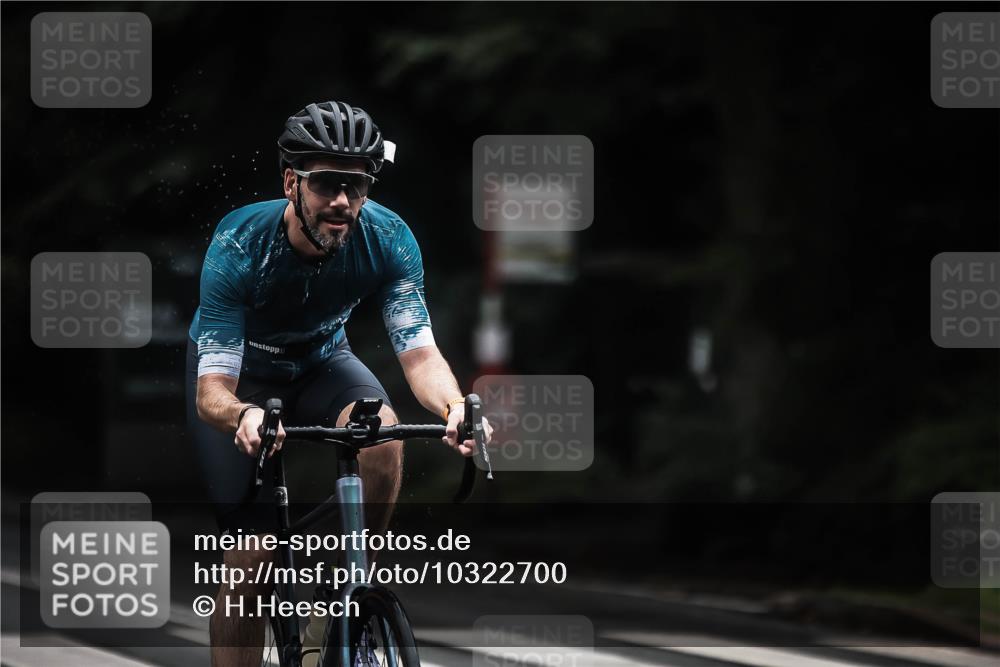 13.09.2026 - Stadtparktriathlon H.Heesch http://msf.ph/oto/10322700 13.09.2026 13:08:49 Radfahren 1162, 1298, 1370 meine-sportfotos.de