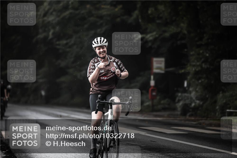 13.09.2026 - Stadtparktriathlon H.Heesch http://msf.ph/oto/10322718 13.09.2026 11:59:49 Radfahren 805, 895, 986, 1026, 1055 meine-sportfotos.de
