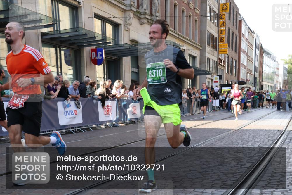 13.09.2026 - 21. swb-Marathon Bremen Strokosch-Dieckow http://msf.ph/oto/10322721 13.09.2026 13:18:47 Ziel 189, 307, 666, 1599, 2007, 2390, 2535, 3508, 4819, 4857, 4916, 5172, 5277, 6137, 6310, 6633, 7154, 7647, 7686, 7791, 9512, 9805, 13184, 465, 2055, 2324, 2948, 3631, 4120, 4413, 4642, 5277, 5867, 6293, 6294, 6787, 6818, 7104, 7163, 7245, 7602, 7731, 8404, 8540, 8743, 8872, 9019, 9275, 9327, 9833 meine-sportfotos.de