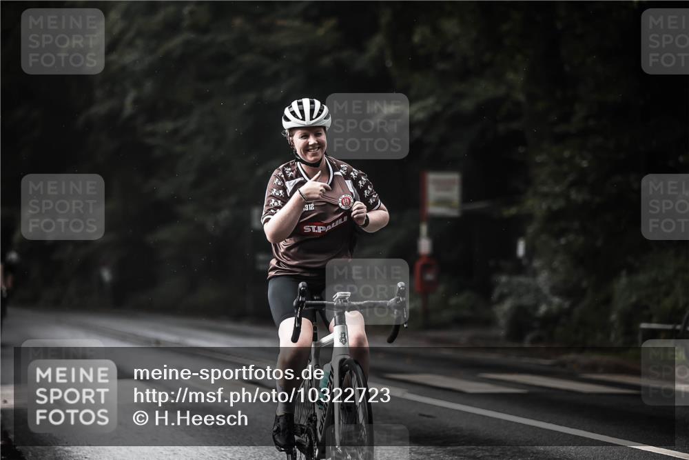 13.09.2026 - Stadtparktriathlon H.Heesch http://msf.ph/oto/10322723 13.09.2026 11:59:49 Radfahren 805, 895, 986, 1026, 1055 meine-sportfotos.de