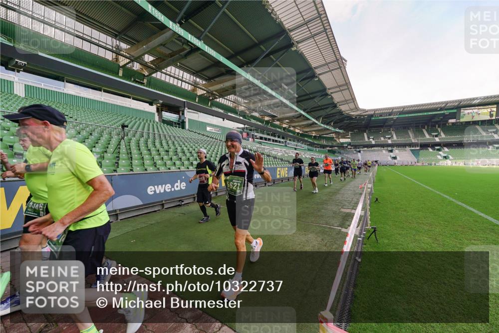13.09.2026 - 21. swb-Marathon Bremen Michael Burmester http://msf.ph/oto/10322737 13.09.2026 13:24:07 Laufen im Stadion 137, 182, 294, 324, 434, 533, 548, 609, 708, 721, 723, 739, 743, 752, 892, 1178, 1273, 1331, 1463, 1471, 1491, 1515, 1597, 1598, 1691, 1746, 1788, 1944, 2095, 2211, 2213, 2252, 2267, 2286, 2312, 2323, 2433, 2445, 2465, 2475, 2483, 2495, 2497, 2503, 2526, 2554, 2571, 2644, 2768, 2776, 2936, 2968, 3252, 3282, 3288, 3289, 3292, 3298, 3306, 3312, 3347, 3364, 3381, 3395, 3423, 3447, 3505, 3530, 3559, 3727, 3770, 3819, 4054, 4231, 4406, 4407, 4466, 4467 meine-sportfotos.de