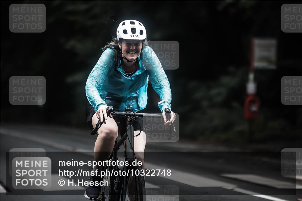 13.09.2026 - Stadtparktriathlon H.Heesch http://msf.ph/oto/10322748 13.09.2026 13:08:53 Radfahren 1162, 1298, 1319, 1370, 1397 meine-sportfotos.de