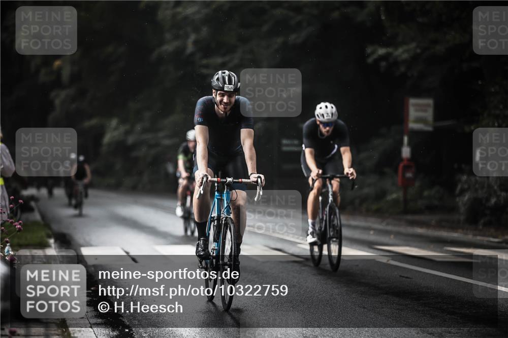 13.09.2026 - Stadtparktriathlon H.Heesch http://msf.ph/oto/10322759 13.09.2026 11:59:52 Radfahren 751, 805, 895, 986, 1026, 1055, 1067 meine-sportfotos.de