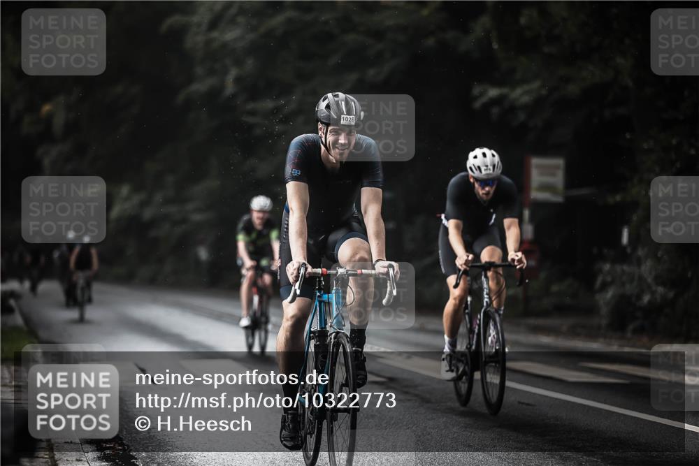 13.09.2026 - Stadtparktriathlon H.Heesch http://msf.ph/oto/10322773 13.09.2026 11:59:52 Radfahren 751, 805, 895, 986, 1026, 1055, 1067 meine-sportfotos.de