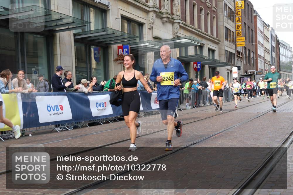 13.09.2026 - 21. swb-Marathon Bremen Strokosch-Dieckow http://msf.ph/oto/10322778 13.09.2026 10:59:41 Ziel 10175, 10236, 10691, 10758, 10867, 11054, 11056, 11071, 11089, 11158, 11159, 11160, 11250, 11259, 11427, 11445, 11453, 11524, 11525, 11528, 11587, 11588, 11589, 11637, 11803, 11879, 11904, 11907, 12123, 12238, 12239, 12242, 12243, 12274, 12388, 12480, 10147, 10355, 10377, 10669, 10745, 10922, 10928, 10929, 11151, 11194, 11207, 11419, 11501, 11519, 11594, 11873, 12138, 12267, 12295, 12481 meine-sportfotos.de