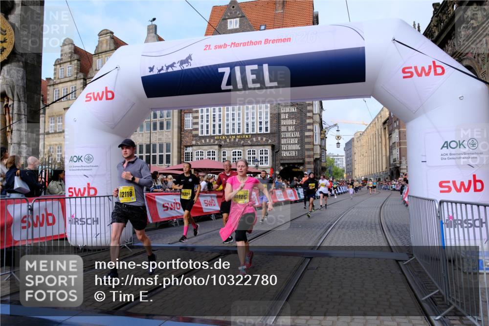 13.09.2026 - 21. swb-Marathon Bremen Tim E. http://msf.ph/oto/10322780 13.09.2026 10:59:30 Ziel 10415, 10427, 10492, 10668, 11086, 11125, 11301, 11302, 11500, 11913, 12015, 12118, 12200, 12267, 12297, 12537, 12541 meine-sportfotos.de
